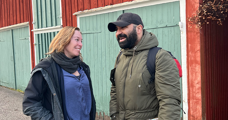 Kommunutvecklare Pernilla Nilsson och locationscout Kamjar Rezaei tittade tidigare i år på filmsköna platser runt om i kommunen.