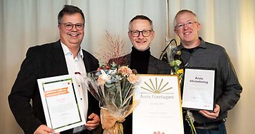 Essunga plantskolas ägare Peter Welin, Hans Bergenholtz på Landqvists Mekaniska och Marcus Johansson som driver Smörkullens Skog & Grävtjänst fick motta utmärkelser under företagarkvällen. 